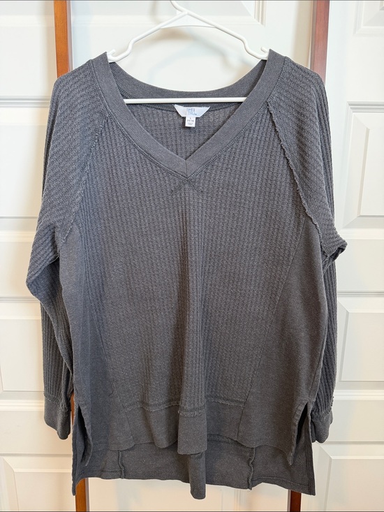 Time and Tru Sweaters - Time and Tru Gray Waffle-Knit V-Neck Sweater